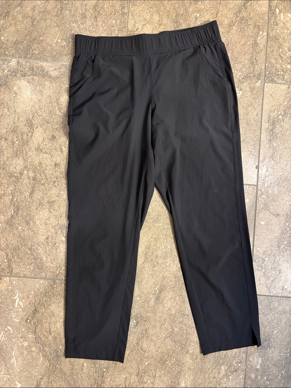 Eddie Bauer cropped elastic waist pants, black, M
